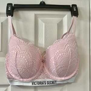 VICTORIA’s SECRET pink lace bra
